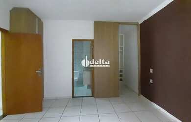 Imagem 6: Casa em condomínio com 3 quartos sendo 2 suítes disponível para venda...
