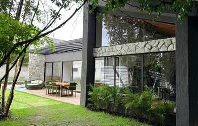 Imagem: A casa em condomínio possui 3 Dormitórios, 3 Banheiros, 3