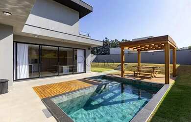 Imagem: A casa em condomínio possui 3 Dormitórios, 5 Banheiros, 4