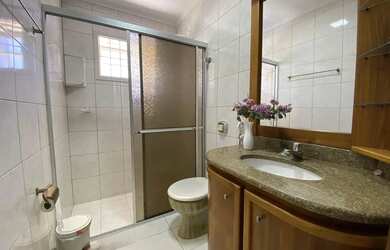 Imagem 9: Casa à venda, mobiliada com piscina aquecida, pertinho do mar - no Bairro Centro de Imbé!