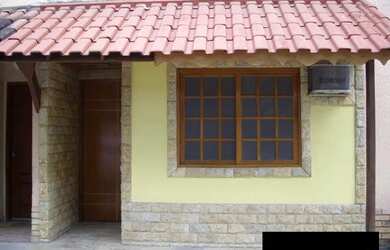 Imagem: A casa em condomínio possui 2 Dormitórios, 2 Banheiros, 1