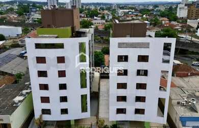 Imagem: O apartamento possui 1 Dormitório, 1 Banheiro, 1 Vaga na garagem