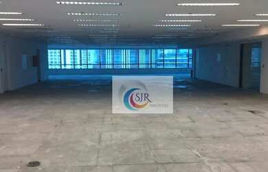 Imagem: O depósito possui 5 Vagas na garagem, 474m² de Área e está