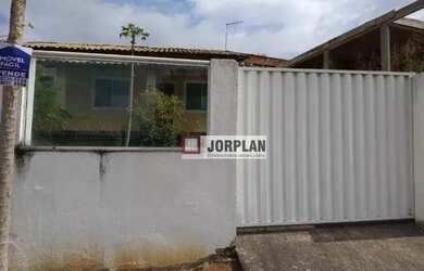 Imagem: A casa em condomínio possui 3 Dormitórios, 1 Banheiro, 1 Vaga