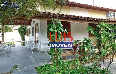 Imagem: A casa possui 3 Dormitórios, 3 Banheiros, 3 Vagas na garagem