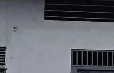 Imagem: A casa possui 4 Dormitórios, 4 Banheiros, 2 Vagas na garagem