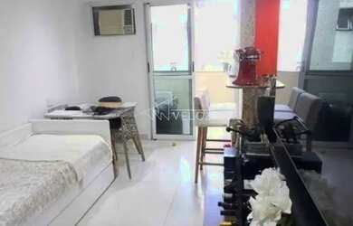 Imagem: O studio possui 1 Dormitório, 1 Banheiro, 1 Vaga na garagem