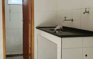 Imagem: A casa possui 1 Dormitório, 1 Banheiro e está localizado