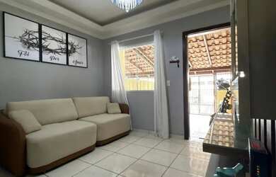 Imagem: A casa possui 2 Dormitórios, 1 Banheiro, 1 Vaga na garagem