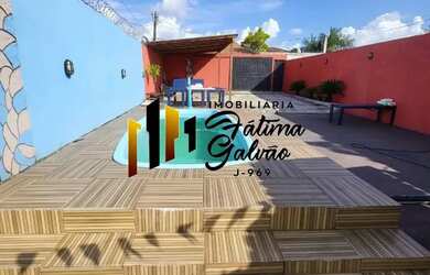 Imagem: A casa possui 2 Dormitórios, 2 Banheiros, 3 Vagas na garagem