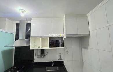 Imagem: O apartamento possui 2 Dormitórios, 1 Banheiro, 1 Vaga na garagem