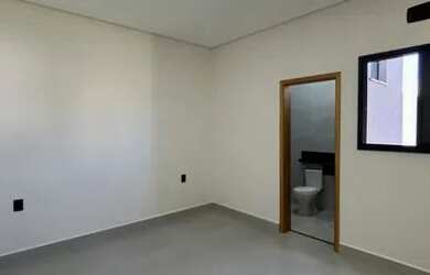 Imagem: O apartamento possui 2 Dormitórios, 2 Banheiros, 2 Vagas na