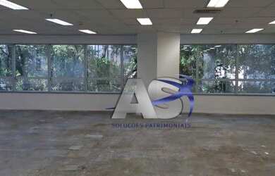 Imagem: O depósito possui 5 Vagas na garagem, 245m² de Área e está