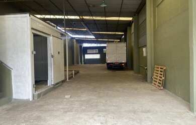 Imagem 4: Aluga se ou vende se. 630m² de Áreae5 Vagas na garagem