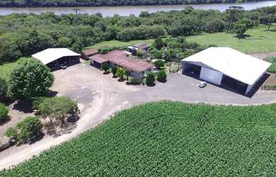 Imagem: A fazenda possui 1.815.000m² de Área e está localizado em