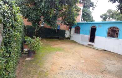 Imagem: A casa possui 2 Dormitórios, 1 Banheiro, 5 Vagas na garagem