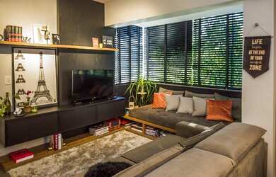 Imagem: O apartamento possui 2 Dormitórios, 1 Banheiro, 1 Vaga na garagem