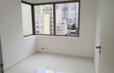 Imagem: O depósito possui 1 Vaga na garagem, 34m² de Área e está