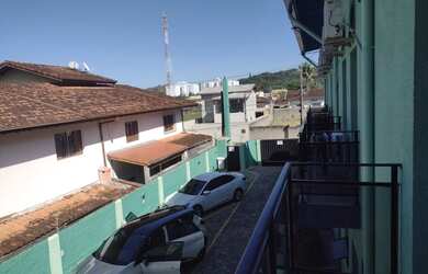 Imagem: A casa em condomínio possui 2 Dormitórios, 2 Banheiros, 1