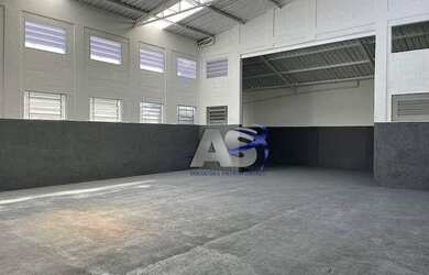 Imagem: O depósito possui 5 Vagas na garagem, 363m² de Área e está