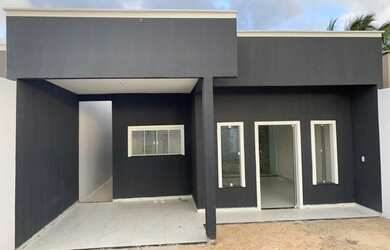 Imagem: A casa possui 3 Dormitórios, 2 Banheiros, 3 Vagas na garagem