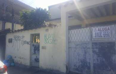 Imagem: A casa possui 2 Dormitórios, 2 Banheiros, 4 Vagas na garagem