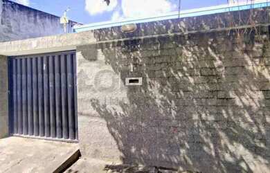 Imagem: A casa possui 2 Dormitórios, 1 Banheiro, 4 Vagas na garagem