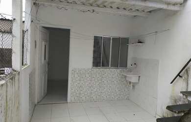 Imagem: A casa possui 1 Dormitório, 1 Banheiro e está localizado