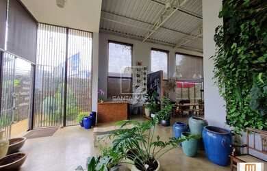 Imagem: O depósito possui 3 Vagas na garagem, 205m² de Área e está