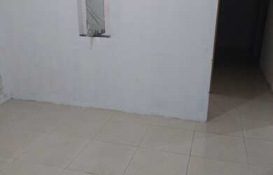 Imagem: A casa possui 2 Dormitórios, 1 Banheiro e 1 Vaga na garagem