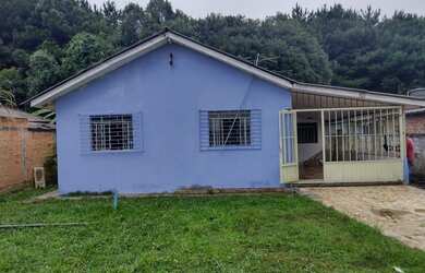 Imagem: A casa possui 2 Dormitórios, 2 Banheiros, 1 Vaga na garagem