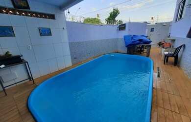 Imagem: A casa possui 3 Dormitórios e está localizado em Ponta da