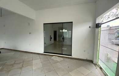 Imagem: A casa possui 2 Dormitórios, 1 Banheiro, 1 Vaga na garagem