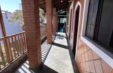 Imagem: A casa possui 2 Dormitórios, 1 Banheiro, 260m² de Área e