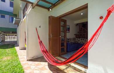 Imagem: A casa possui 2 Dormitórios, 1 Banheiro, 65m² de Área e