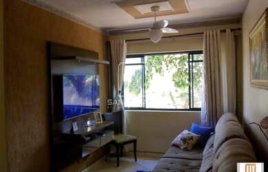 Imagem: O apartamento possui 3 Dormitórios, 1 Banheiro, 2 Vagas na