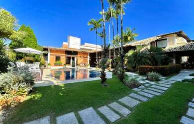 Imagem: A casa em condomínio possui 4 Dormitórios, 5 Banheiros, 4