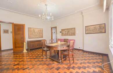 Imagem 3: Vendas Casa Curitiba PR. 250m² de Área, 5 Vagas na garageme3 Dormitórios