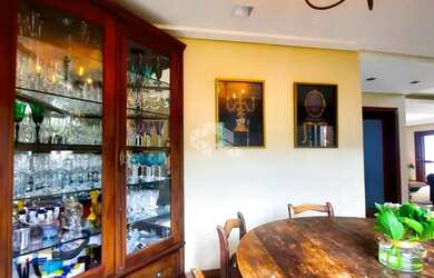 Imagem 15: CASA - 5 DORMITÓRIOS - NO BAIRRO ALTOS DO SEMINÁRIO