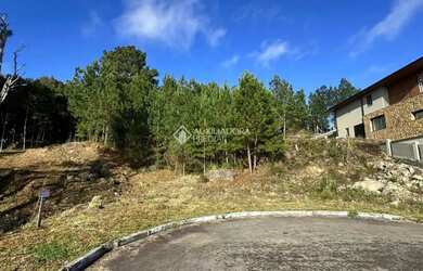 Imagem 3: Terreno amplo, em Gramado no Morada da Serra, com vista para o vale