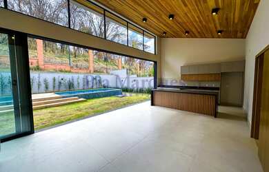 Imagem: A casa em condomínio possui 3 Dormitórios, 5 Banheiros, 4