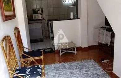 Imagem: A casa possui 4 Dormitórios, 4 Banheiros, 2 Vagas na garagem