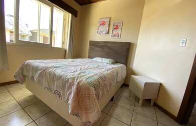 Imagem 11: Casa à venda, mobiliada com piscina aquecida, pertinho do mar - no Bairro Centro de Imbé!