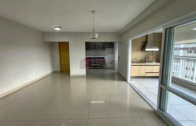 Imagem: O apartamento possui 3 Dormitórios, 1 Banheiro, 3 Vagas na