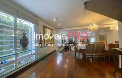 Imagem: A casa possui 4 Dormitórios, 4 Banheiros, 3 Vagas na garagem