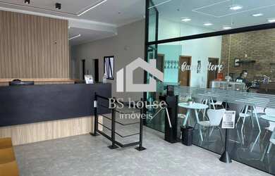 Imagem: O depósito possui 1 Vaga na garagem e 58m² de Área e está