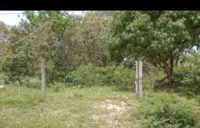 Imagem: O terreno possui 900m² de Área e está localizado em Vilatur