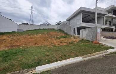 Imagem: O terreno possui 300m² de Área e está localizado em Cézar