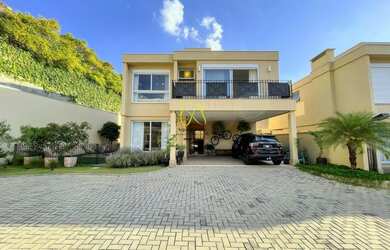 Imagem: A casa em condomínio possui 4 Dormitórios, 5 Banheiros, 3