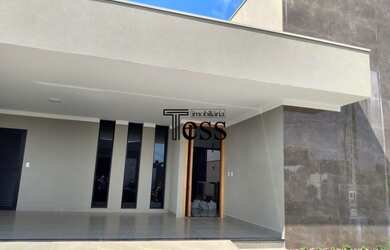 Imagem: A casa em condomínio possui 3 Dormitórios, 3 Banheiros, 2